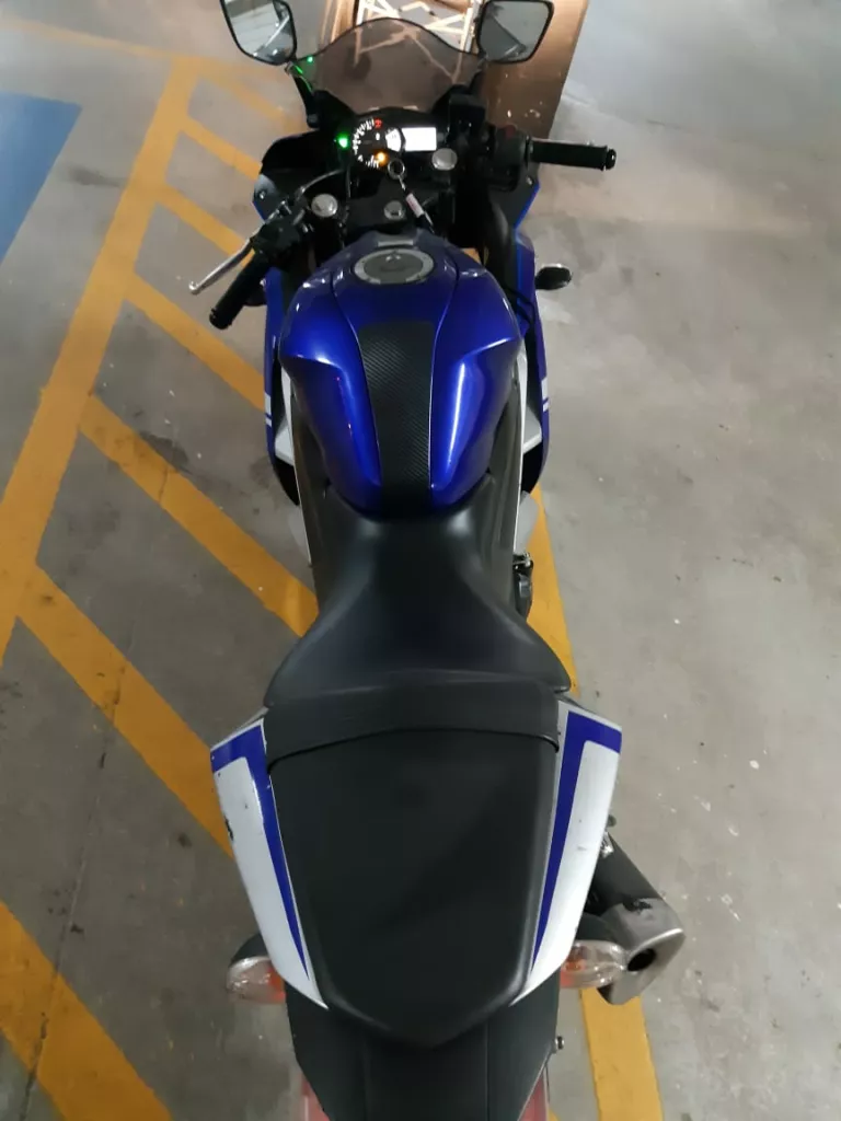 Imagens anúncio Yamaha R3 R3 ABS